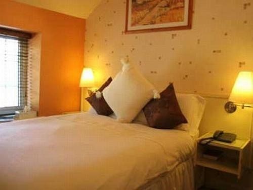 Manor Court Hotel 3*