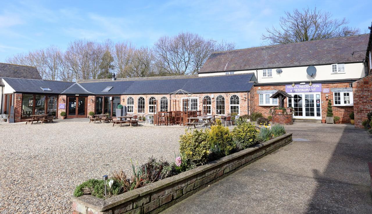 Manor Court 3* Carnaby