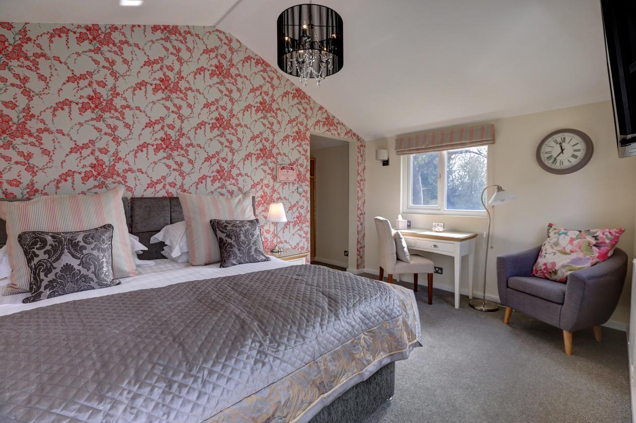 Manor Court 3*