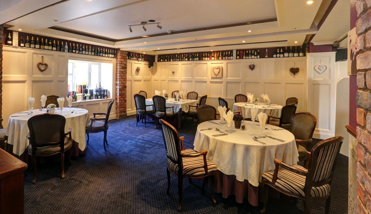 Manor Court 3* Carnaby