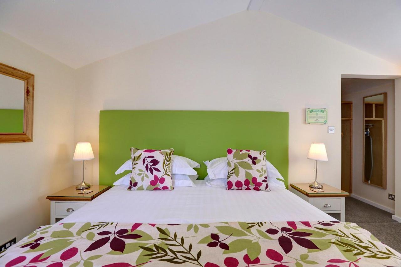 Manor Court Hotel 3*